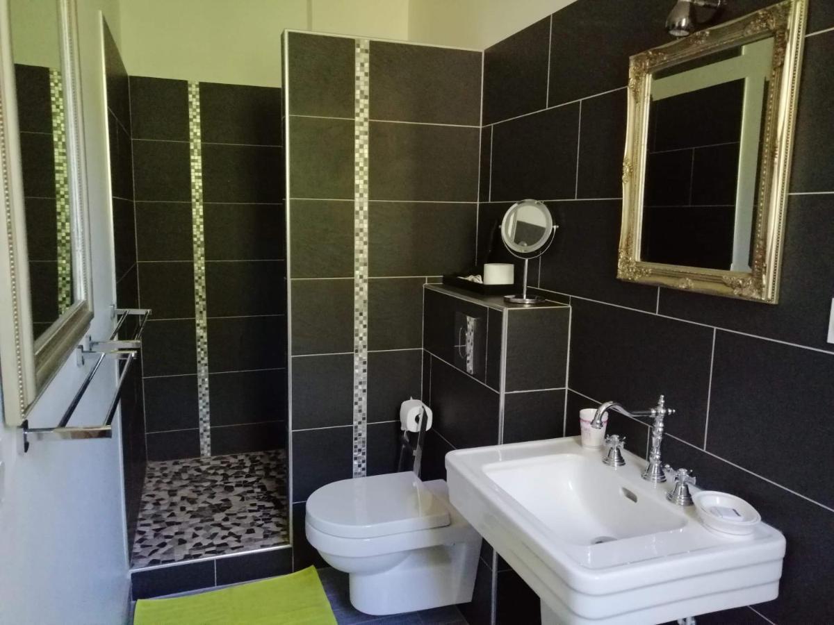 Chambres D'Hotes De Luxe Cote Parc-Cote Jardin Avec Parking Prive Gratuit Nevers Exterior photo