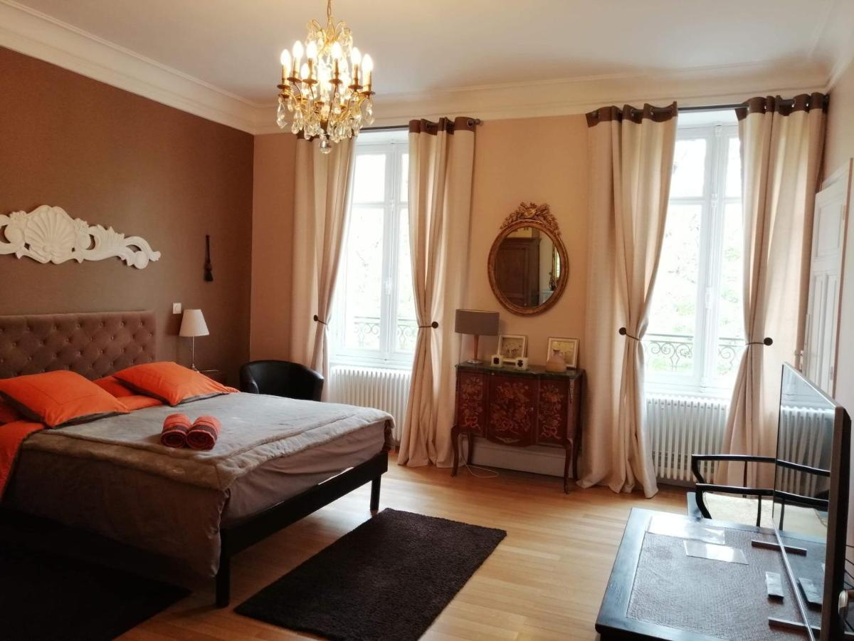 Chambres D'Hotes De Luxe Cote Parc-Cote Jardin Avec Parking Prive Gratuit Nevers Exterior photo