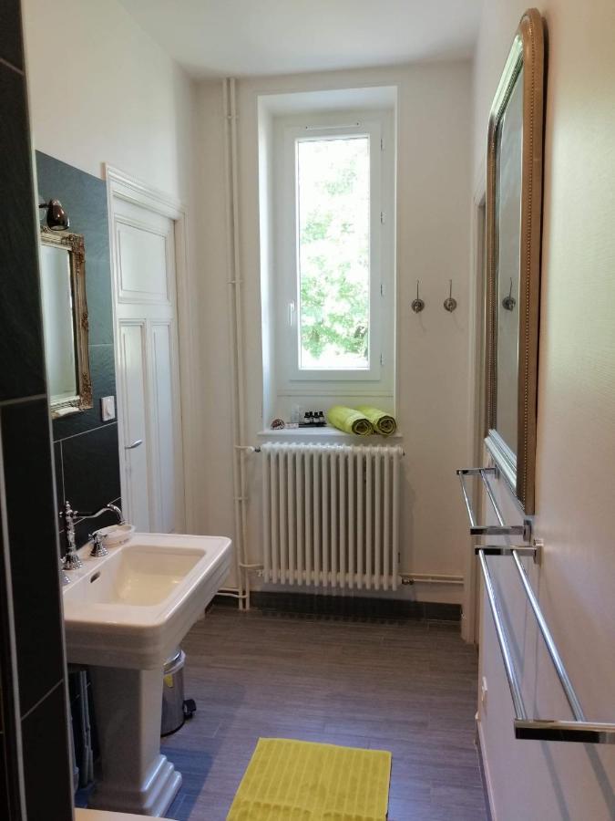 Chambres D'Hotes De Luxe Cote Parc-Cote Jardin Avec Parking Prive Gratuit Nevers Exterior photo