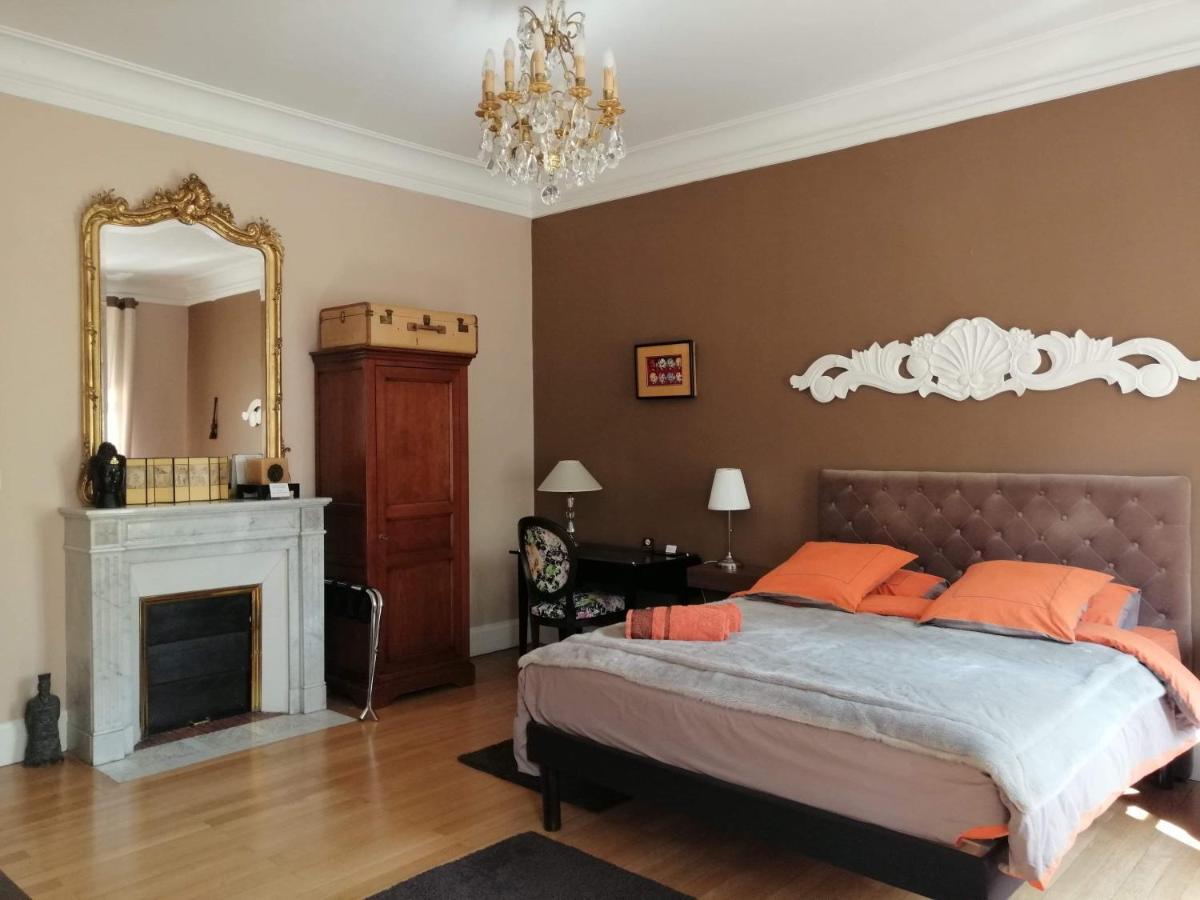 Chambres D'Hotes De Luxe Cote Parc-Cote Jardin Avec Parking Prive Gratuit Nevers Exterior photo