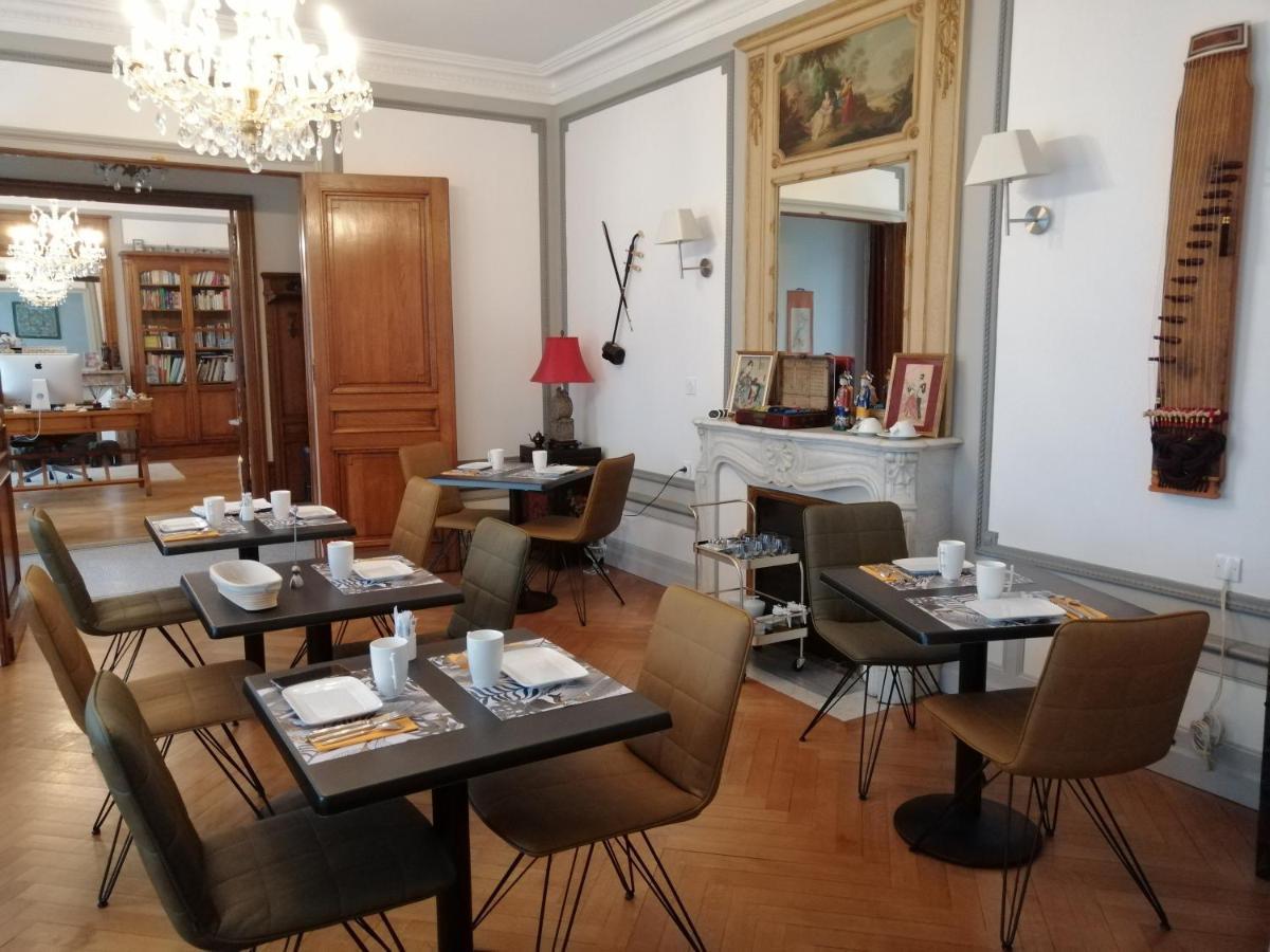 Chambres D'Hotes De Luxe Cote Parc-Cote Jardin Avec Parking Prive Gratuit Nevers Exterior photo