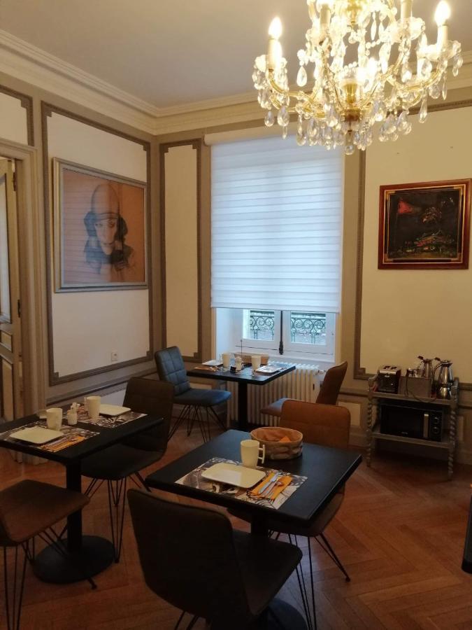 Chambres D'Hotes De Luxe Cote Parc-Cote Jardin Avec Parking Prive Gratuit Nevers Exterior photo