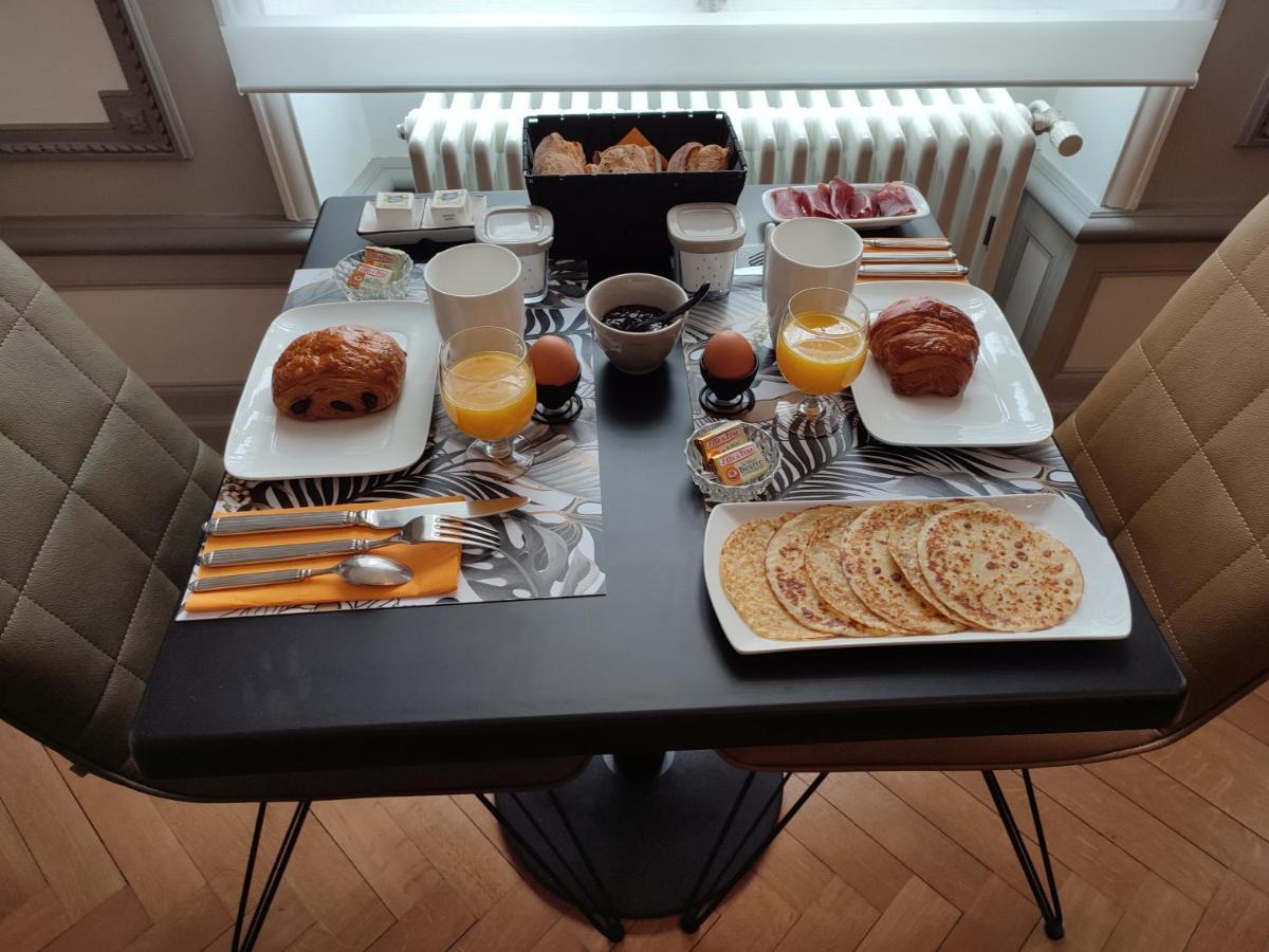 Chambres D'Hotes De Luxe Cote Parc-Cote Jardin Avec Parking Prive Gratuit Nevers Exterior photo