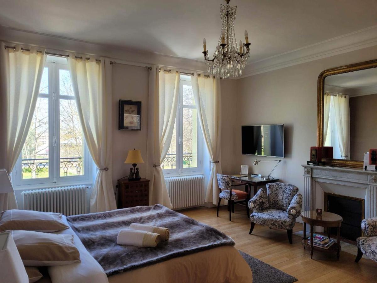 Chambres D'Hotes De Luxe Cote Parc-Cote Jardin Avec Parking Prive Gratuit Nevers Exterior photo