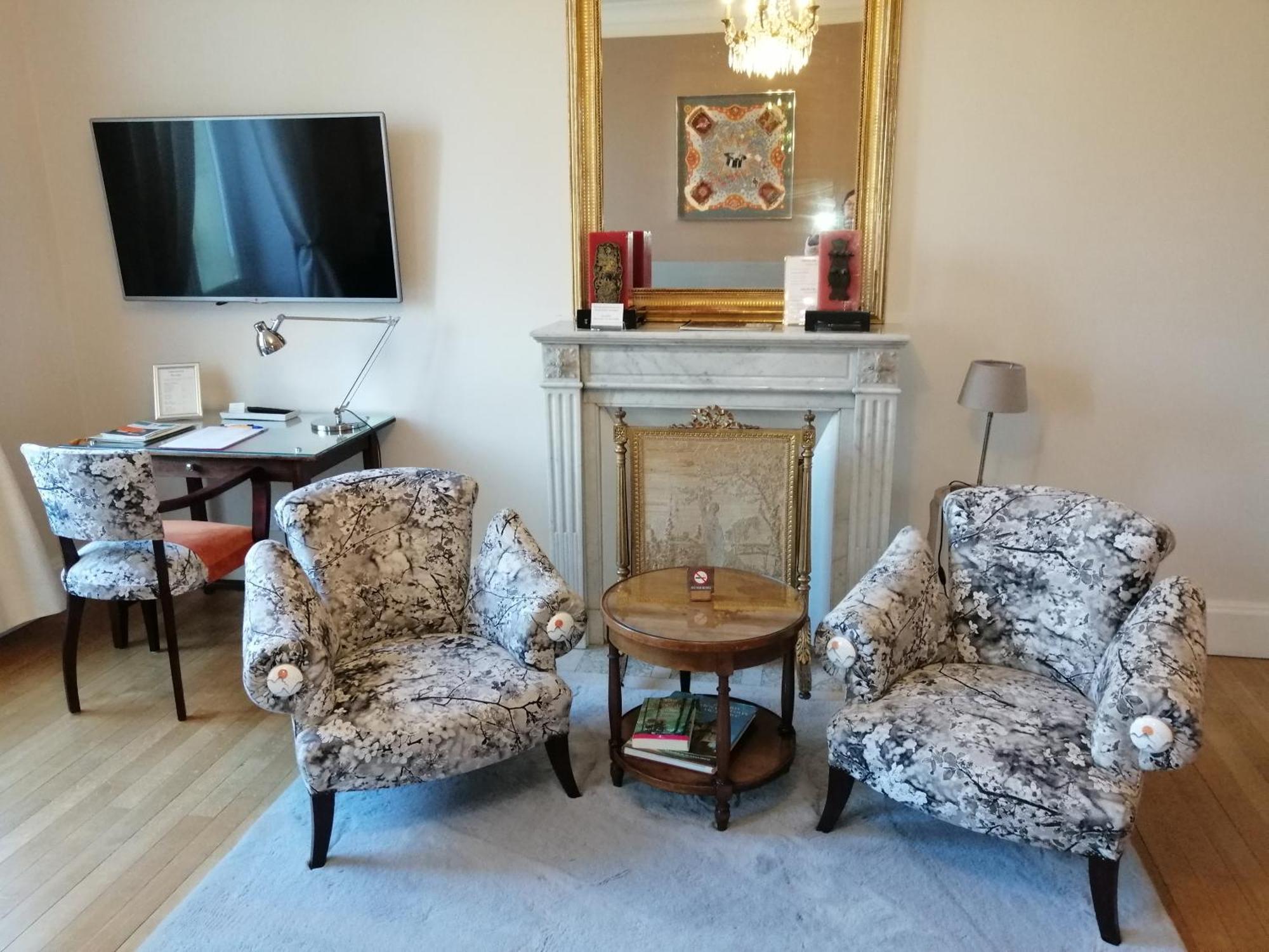 Chambres D'Hotes De Luxe Cote Parc-Cote Jardin Avec Parking Prive Gratuit Nevers Exterior photo
