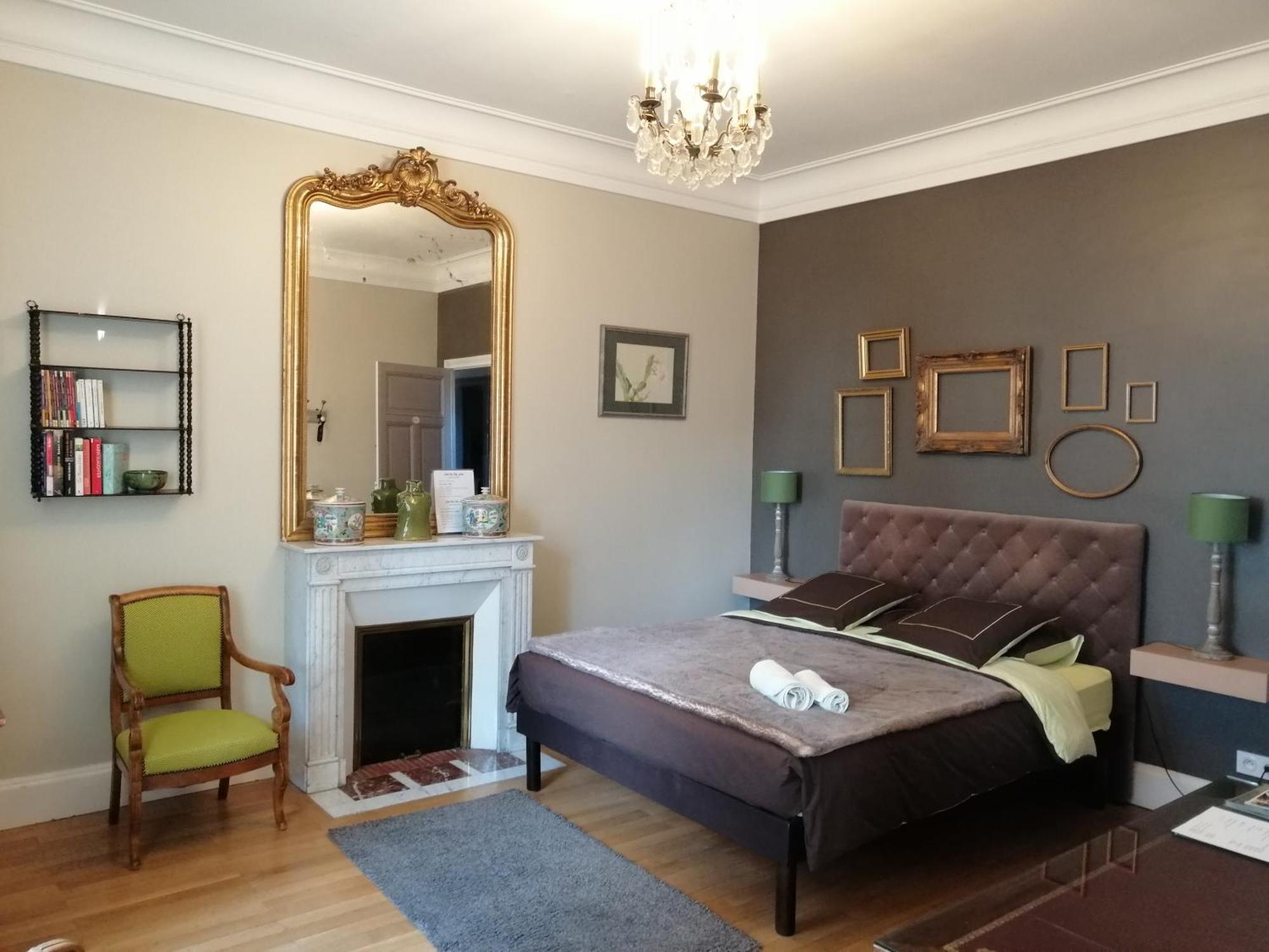 Chambres D'Hotes De Luxe Cote Parc-Cote Jardin Avec Parking Prive Gratuit Nevers Exterior photo