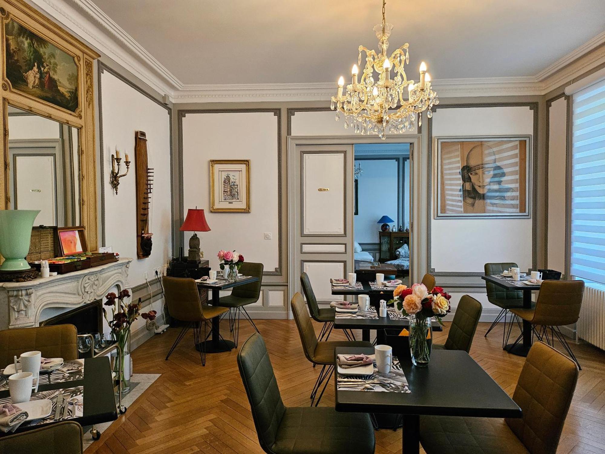 Chambres D'Hotes De Luxe Cote Parc-Cote Jardin Avec Parking Prive Gratuit Nevers Exterior photo