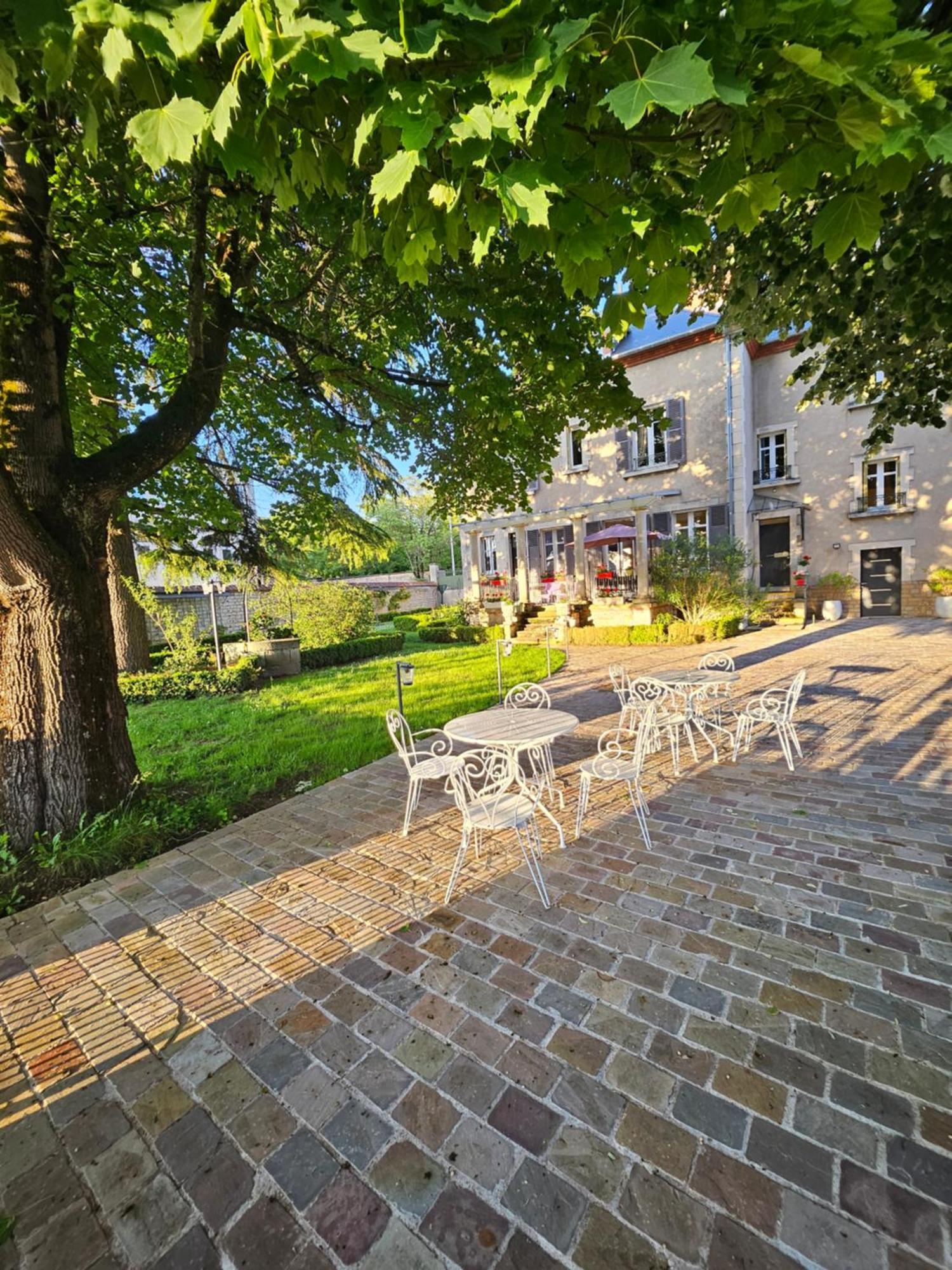Chambres D'Hotes De Luxe Cote Parc-Cote Jardin Avec Parking Prive Gratuit Nevers Exterior photo