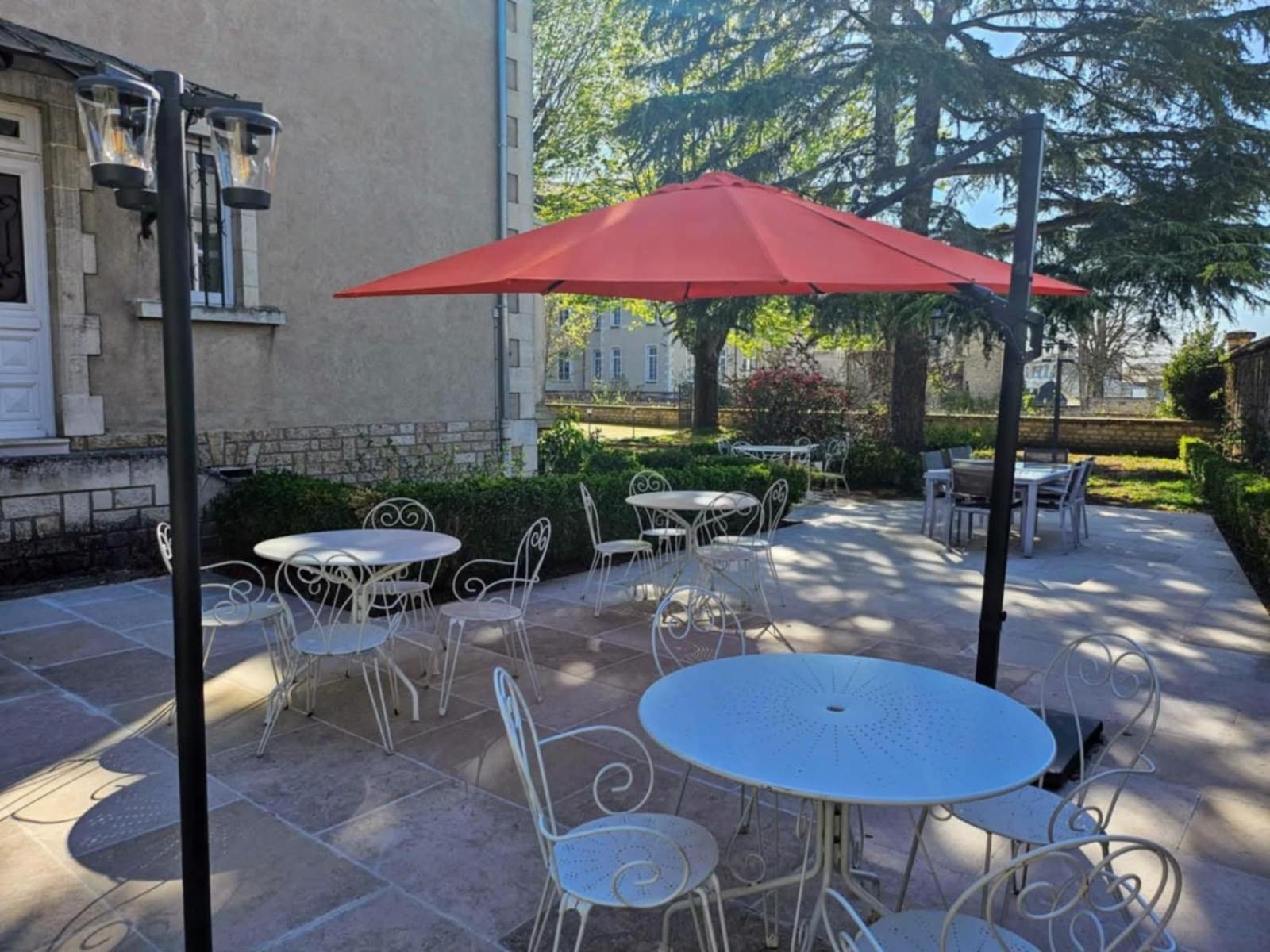 Chambres D'Hotes De Luxe Cote Parc-Cote Jardin Avec Parking Prive Gratuit Nevers Exterior photo