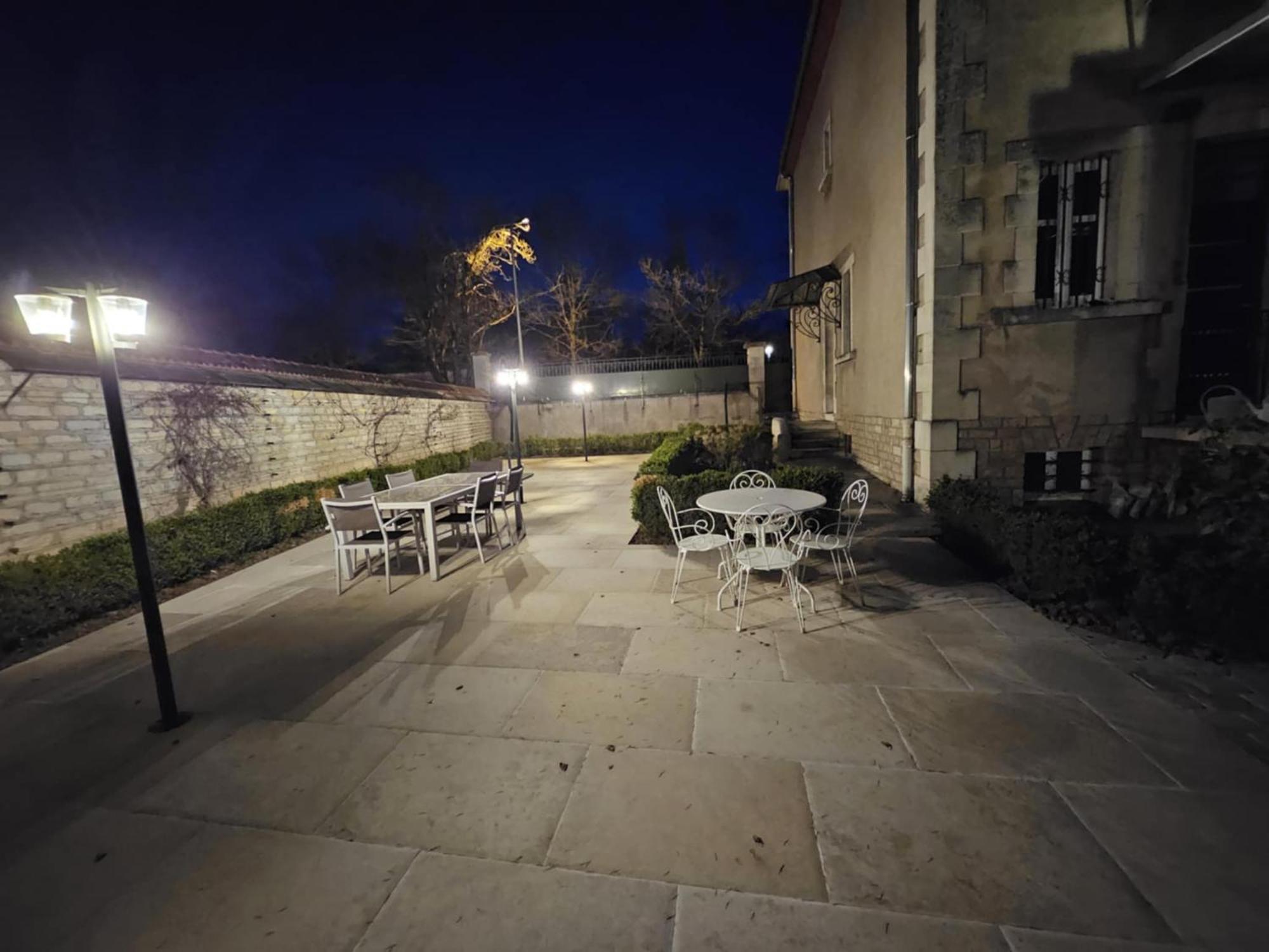 Chambres D'Hotes De Luxe Cote Parc-Cote Jardin Avec Parking Prive Gratuit Nevers Exterior photo