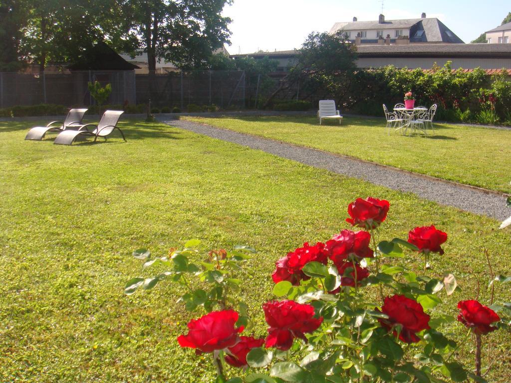 Chambres D'Hotes De Luxe Cote Parc-Cote Jardin Avec Parking Prive Gratuit Nevers Exterior photo