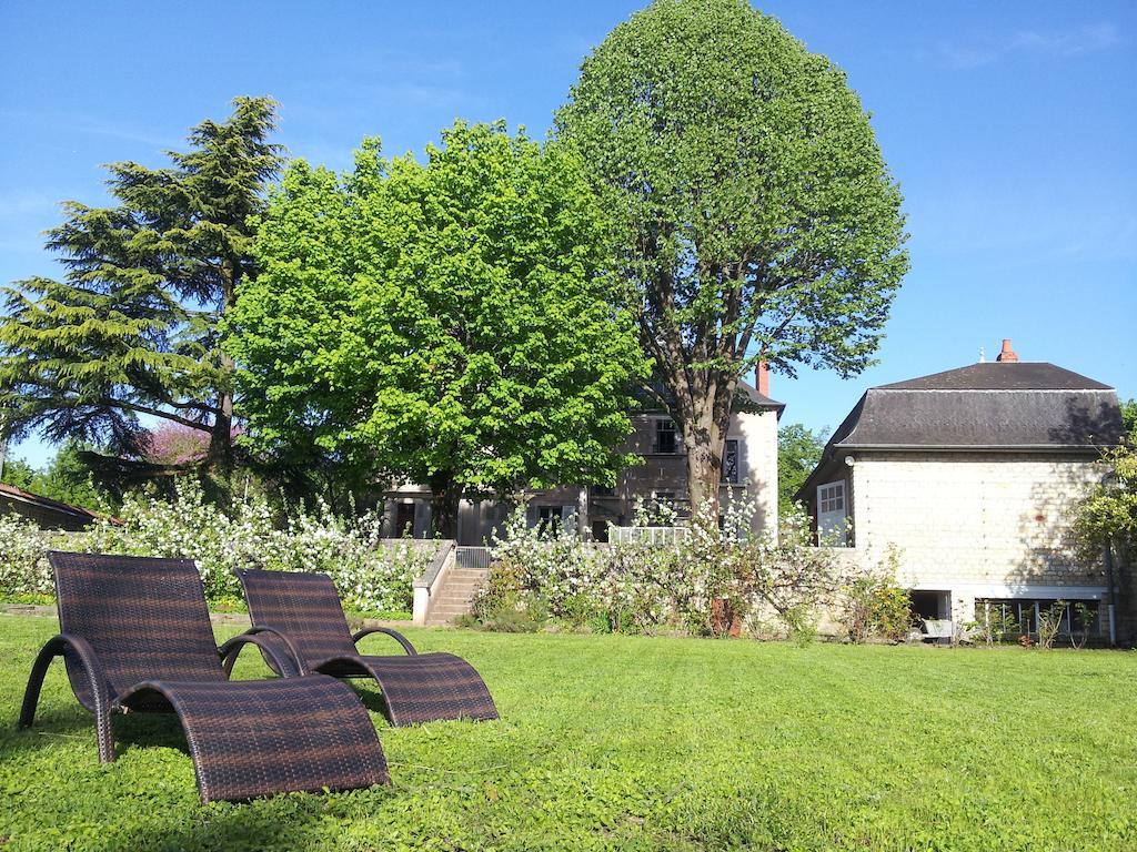 Chambres D'Hotes De Luxe Cote Parc-Cote Jardin Avec Parking Prive Gratuit Nevers Exterior photo