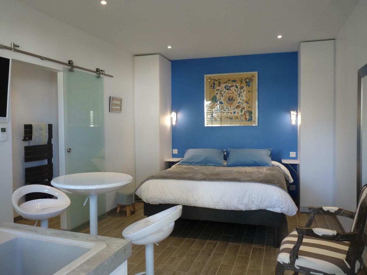 Chambres D'Hotes De Luxe Cote Parc-Cote Jardin Avec Parking Prive Gratuit Nevers Exterior photo
