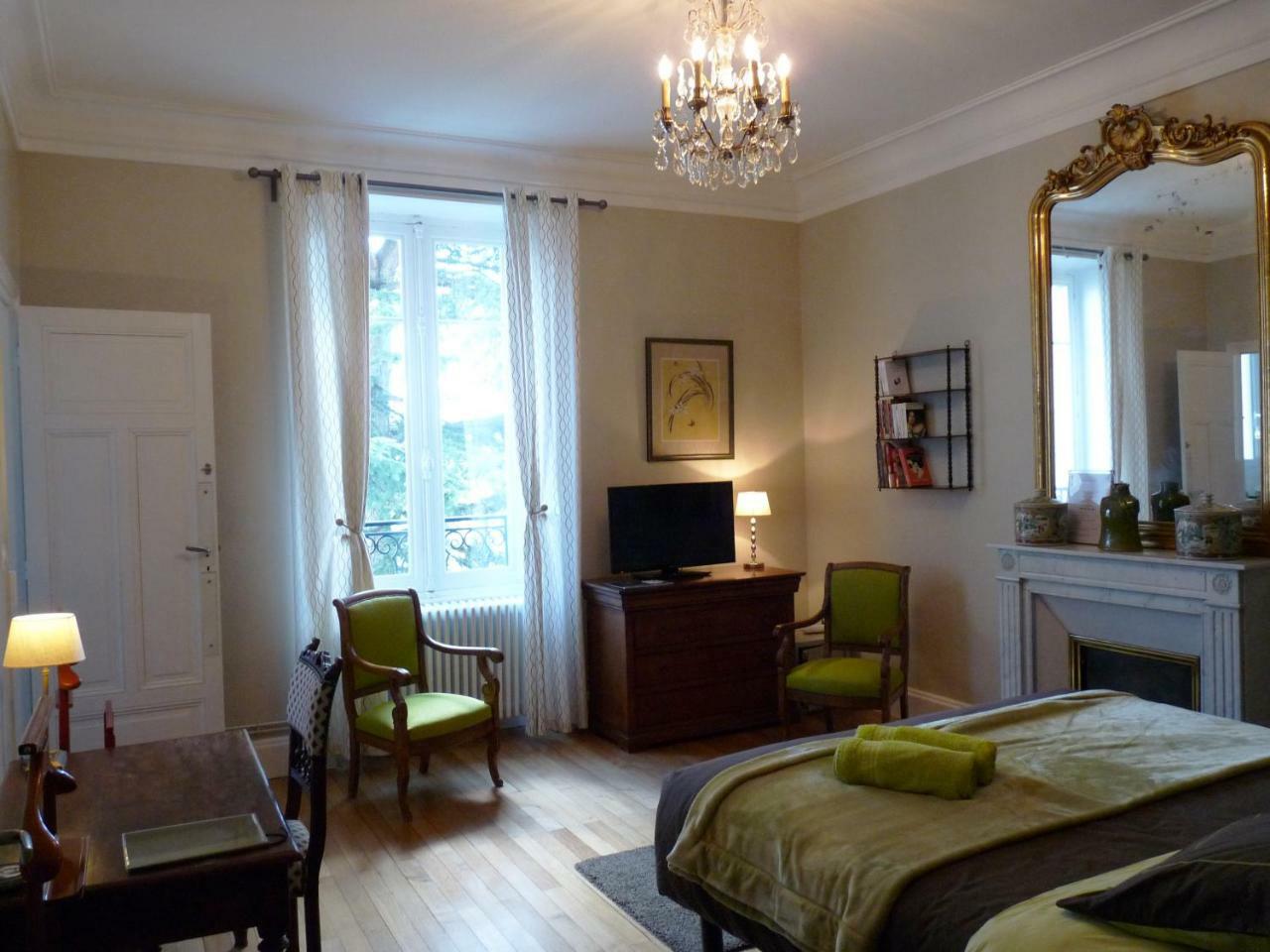 Chambres D'Hotes De Luxe Cote Parc-Cote Jardin Avec Parking Prive Gratuit Nevers Exterior photo