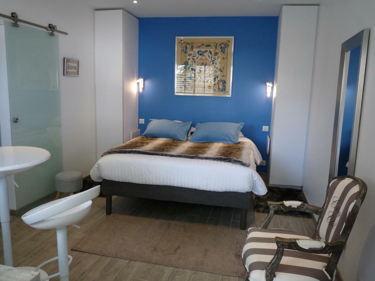 Chambres D'Hotes De Luxe Cote Parc-Cote Jardin Avec Parking Prive Gratuit Nevers Exterior photo